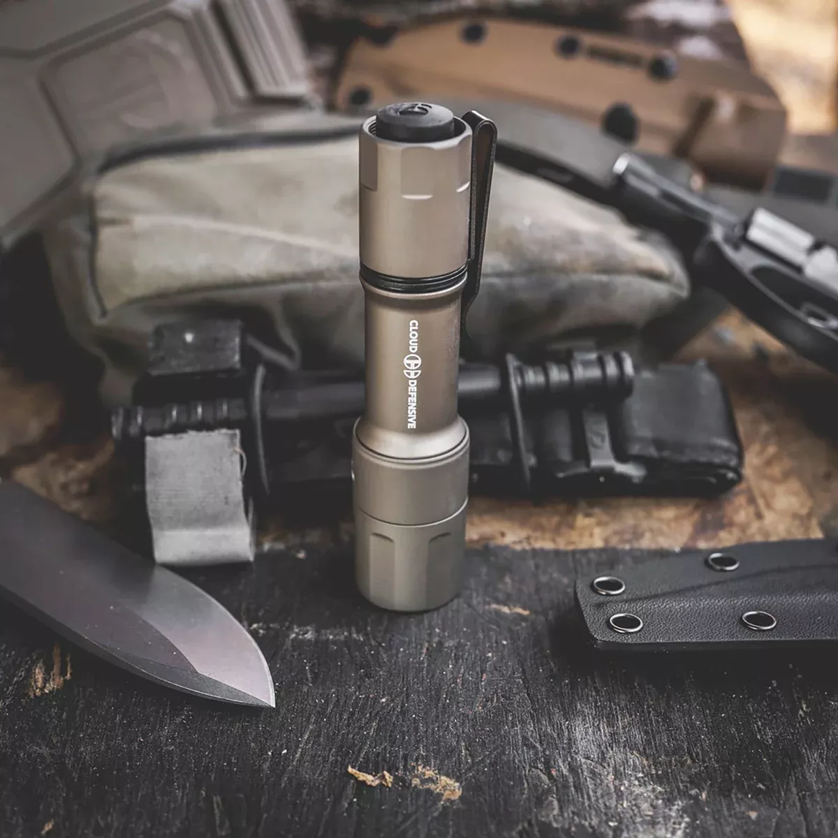 Cloud Defensive CD2007EDCDFP650FDE MCH-EDC Dual FuelFlat Dark Earth 550/1,700 Lumens White